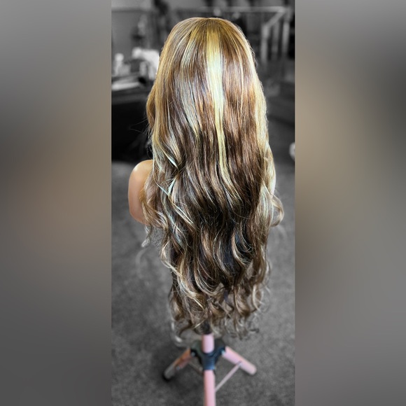 28” New Highlight transparent wig - Picture 2 of 5